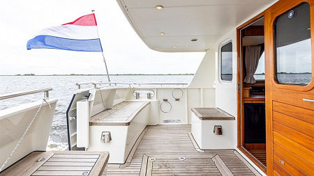 Яхта Privateer Trawler 50